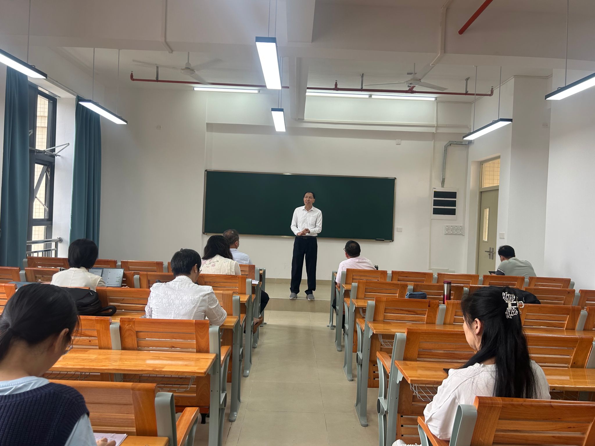 工廠設(shè)計專題培訓提升教學實踐能力——陳海光教授為全院教師帶來專業(yè)指導