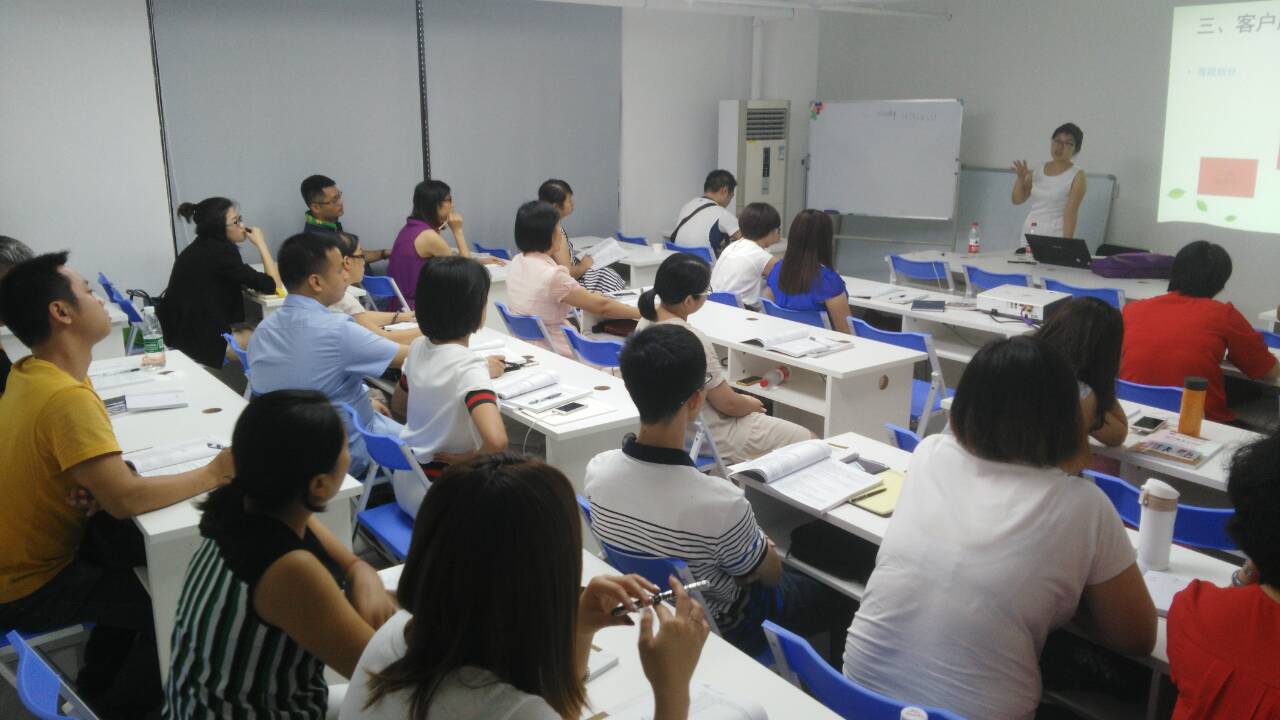 廣東中鵬職業(yè)培訓(xùn)學(xué)校 師生風(fēng)采相冊(cè)，記錄成長(zhǎng)與希望